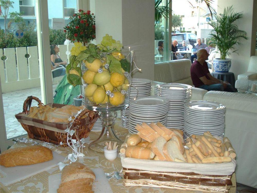 Hotel Alba Misano Adriatico Exterior photo